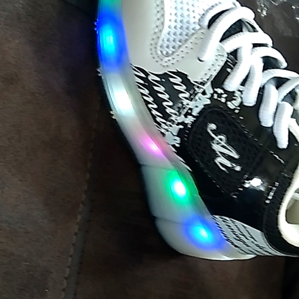 Heelys Shoes - Picture 4 of 5